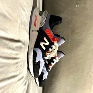 New Balance women’s tennis shoes, brand new